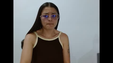 Snapshot of lilcoralinne_0 chatting on June 2026 01:44:02 AM Valeri Villalobos IG villa lobosvaleri online show from June 2026 01:44:02 AM