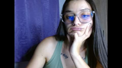 Snapshot of lilcoralinne_0 chatting on July 2026 01:23:01 AM Valeri Villalobos IG villa lobosvaleri online show from July 2026 01:23:01 AM