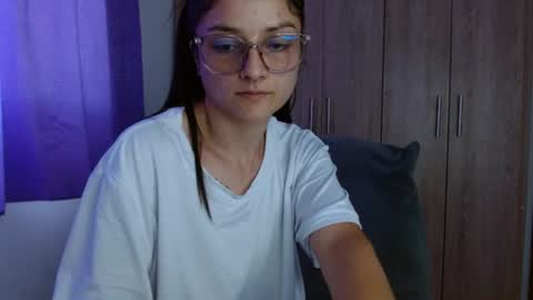 Snapshot of lilcoralinne_0 chatting on July 2026 04:16:01 PM Valeri Villalobos IG villa lobosvaleri online show from July 2026 04:16:01 PM