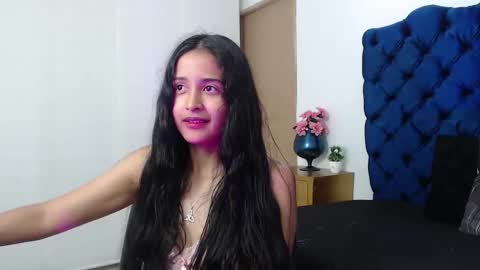 Lili online show from November 2025 03:12:01 AM