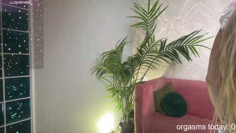 Lili online show from January 2025 02:41:01 PM