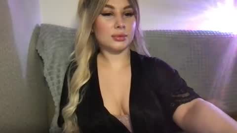Lili online show from June 2026 06:41:01 PM