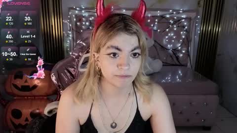 Lili online show from October 2025 03:10:01 AM