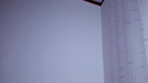 Lili online show from October 2025 08:33:01 PM