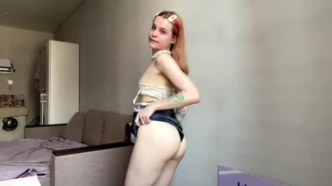 Snapshot of lili_pup chatting on August 2026 09:19:01 AM Lili online show from August 2026 09:19:01 AM