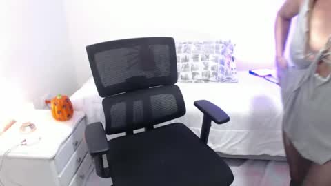 Snapshot of lilian_pradaa chatting on October 2025 08:31:01 PM lilian online show from October 2025 08:31:01 PM