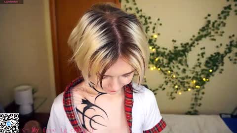 Lilian online show from November 2025 07:07:01 AM