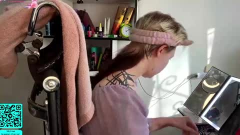 Lilian online show from March 2026 07:01:02 AM