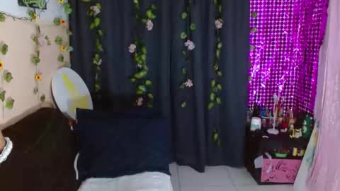 yesica online show from April 2026 11:48:01 PM