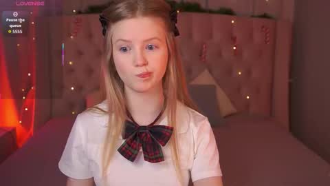 Snapshot of lilianhoward chatting on January 2026 12:10:01 PM Lilian online show from January 2026 12:10:01 PM