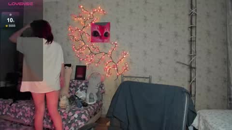 Lilie online show from October 2025 09:56:01 PM