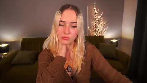 lilielfie online show from October 2025 08:59:02 PM