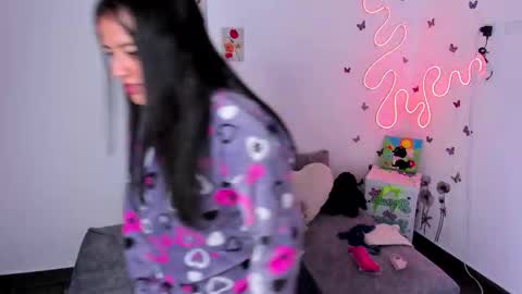 Lilie  online show from February 2026 02:53:01 AM