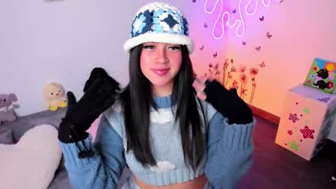 Lilie  online show from February 2026 09:00:02 PM