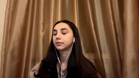 Lina online show from September 2025 10:26:01 PM