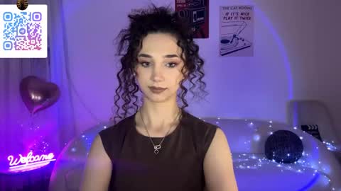 Lina online show from June 2026 10:22:02 PM
