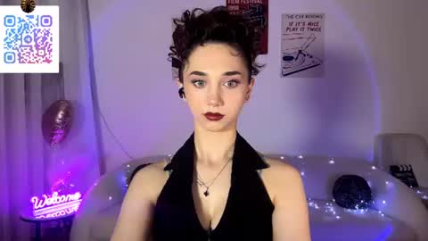 Lina online show from June 2026 10:10:02 PM