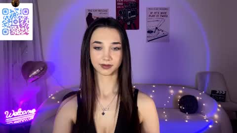 Lina online show from June 2026 10:23:01 PM
