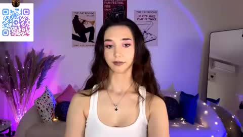 Lina online show from June 2026 10:11:01 PM