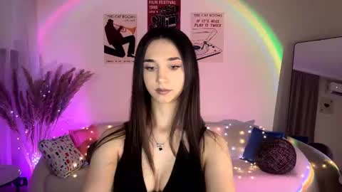 Lina online show from July 2026 10:24:02 PM