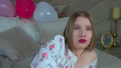 LiliLinn online show from February 2025 09:03:01 AM