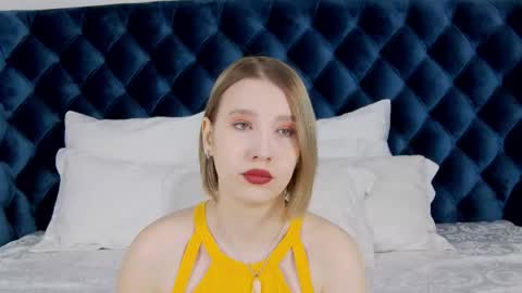 LiliLinn online show from February 2025 04:40:02 AM