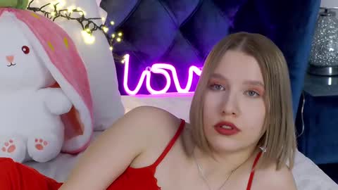 LiliLinn online show from March 2025 07:32:02 AM