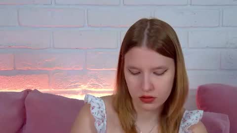 LiliLinn online show from June 2026 04:26:02 AM