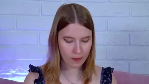 LiliLinn online show from June 2026 09:14:01 AM