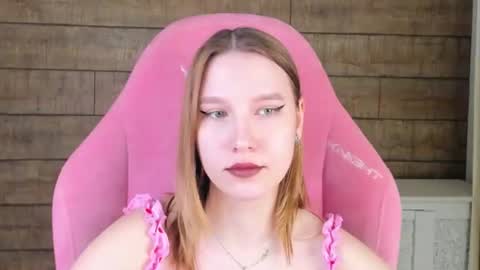 LiliLinn online show from June 2026 10:15:01 AM