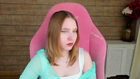 LiliLinn online show from July 2026 05:10:02 AM