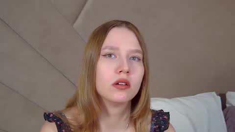LiliLinn online show from July 2026 04:49:01 AM