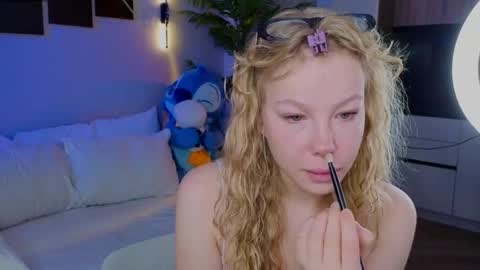 lililok101 online show from April 2026 02:27:02 AM