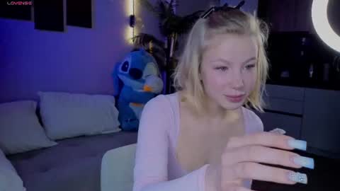 lililok101 online show from June 2026 01:39:01 AM