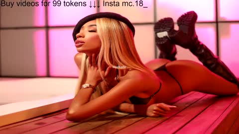 Snapshot of lilipinkette chatting on December 2024 04:17:02 AM Lili online show from December 2024 04:17:02 AM