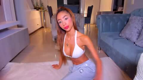 Snapshot of lilipinkette chatting on December 2025 02:51:02 AM Lili online show from December 2025 02:51:02 AM