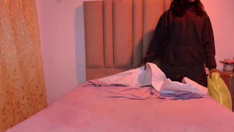 Snapshot of lilith_and_draven chatting on October 2025 03:38:02 AM lilith_and_draven online show from October 2025 03:38:02 AM