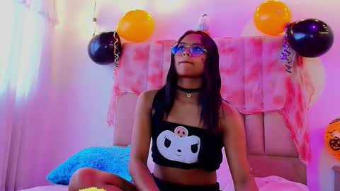 Snapshot of lilith_and_draven chatting on October 2025 09:05:02 PM lilith_and_draven online show from October 2025 09:05:02 PM