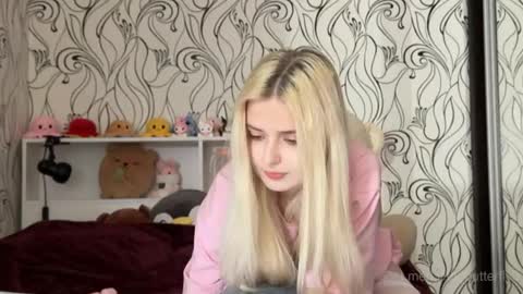 Snapshot of lilith_butterfly chatting on May 2026 11:15:01 AM Lilly online show from May 2026 11:15:01 AM
