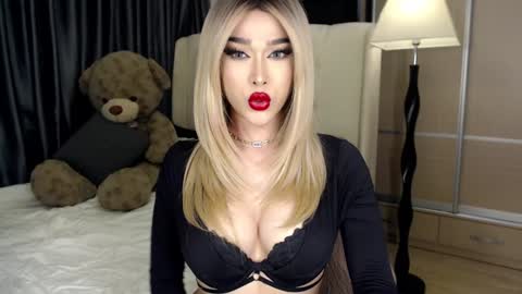 Snapshot of lilith_mazikeen69 chatting on December 2024 11:24:01 PM QUEEN LILITH BORBON online show from December 2024 11:24:01 PM