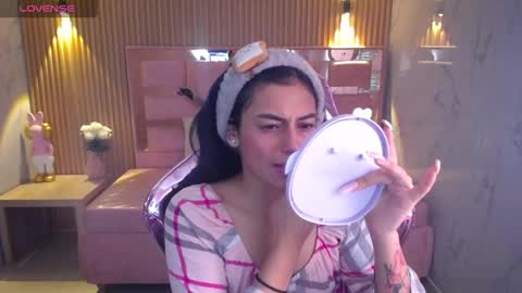 Lilith  online show from February 2025 01:22:01 PM