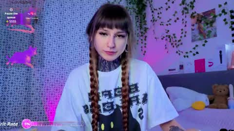 Snapshot of lilith_poison chatting on May 2026 06:15:02 PM lilith_poison online show from May 2026 06:15:02 PM