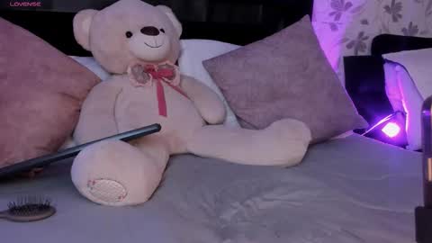 lilith_thompson online show from September 2025 04:05:01 AM