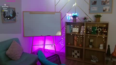 LILITH 200 LIKES   Thursday Clown Costume M online show from January 2025 09:58:01 PM