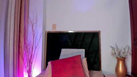 LilithEsme online show from December 2025 07:01:02 PM