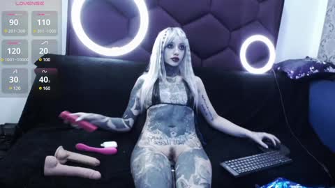 Snapshot of lilithlevis chatting on December 2024 01:14:01 AM Tifon Mary - Indepent model online show from December 2024 01:14:01 AM