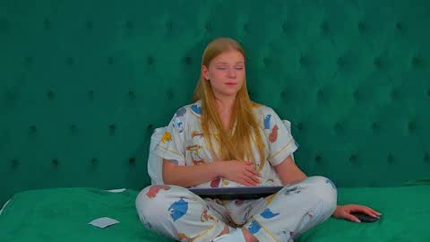 lilitrosen online show from September 2025 06:08:02 PM