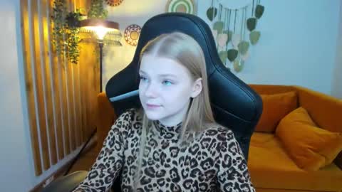 lilitrosen online show from September 2025 05:26:03 PM