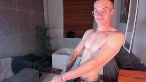 Snapshot of liljames_ chatting on October 2025 08:24:02 PM Lil James online show from October 2025 08:24:02 PM