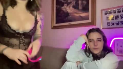 lilldaddysgirl online show from January 2026 04:06:02 AM